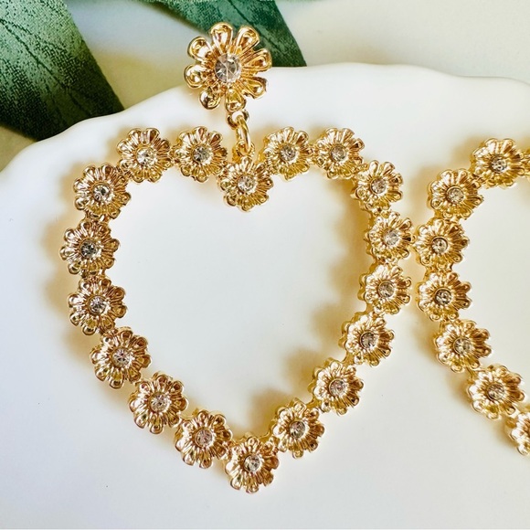 2/$30🌵 Gold Flower Rhinestone Heart Earrings Bohemian Boho Jewelry Gift NEW - Picture 3 of 7